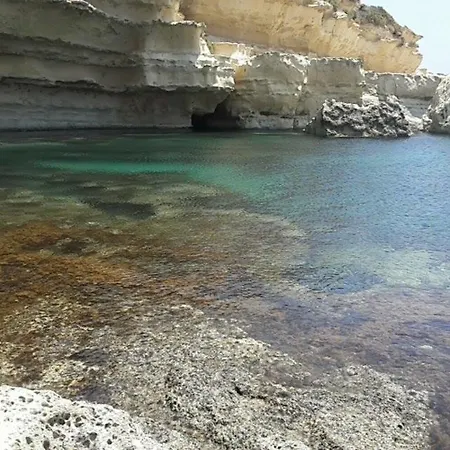 Xrobb L Ghagin Hostel Marsaxlokk