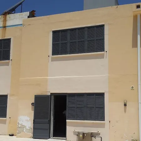 Xrobb L Ghagin 旅馆 *