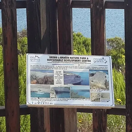 Xrobb L Ghagin Хостел Марсашлокк