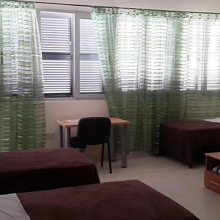 Xrobb L Ghagin Хостел Марсашлокк