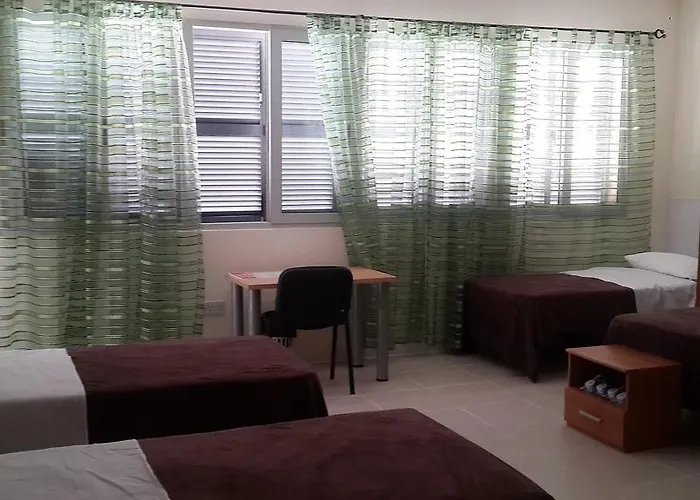 Xrobb L Ghagin Hostel Marsaxlokk